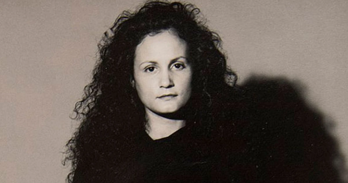 Diese Frau hat 40 Jahre lang nicht gelächelt . So sieht sie heute aus