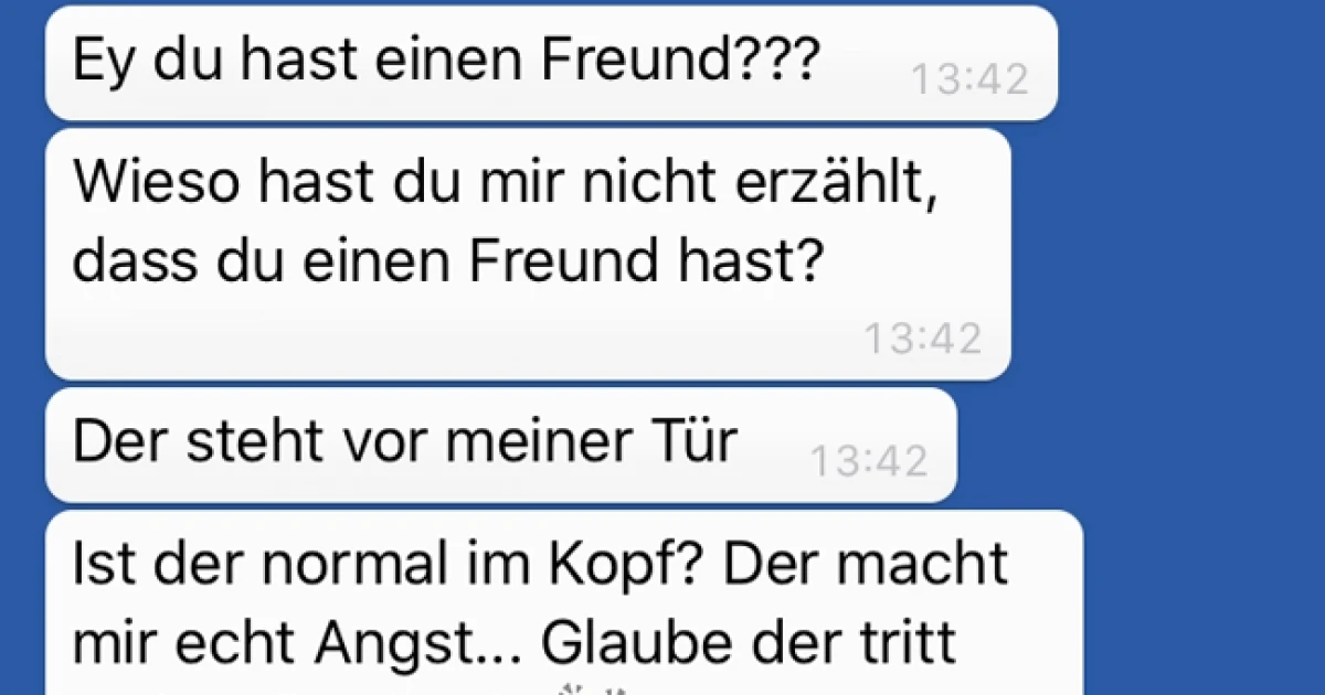 Ihr Freund taucht bei ihm auf und stresst rum :D