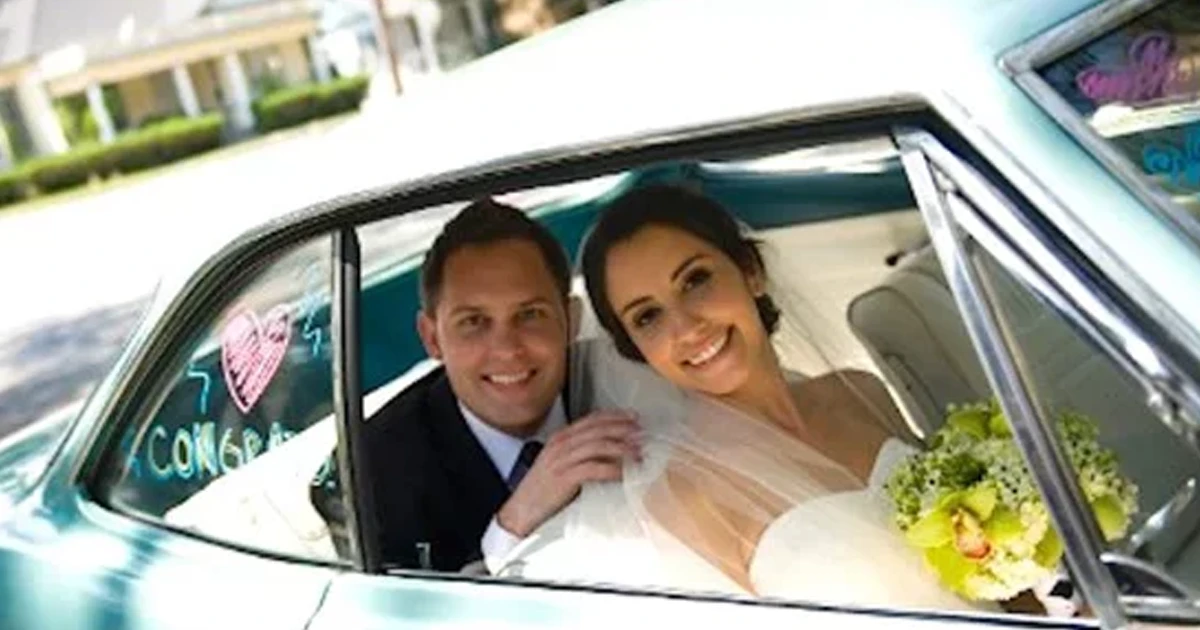 Die Frau des Mannes stirbt, doch dann sieht die Polizei das auf dem Foto