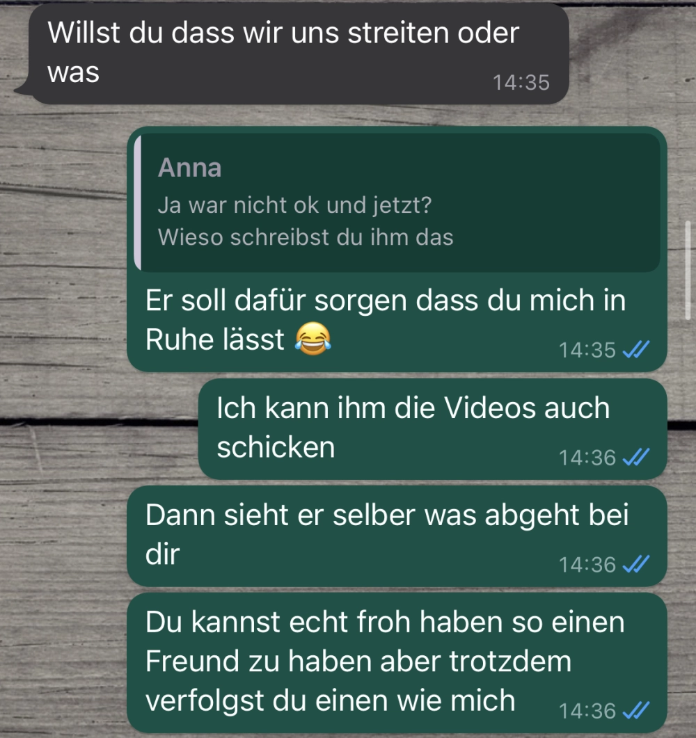 Sie darf ihm eigentlich nicht schreiben